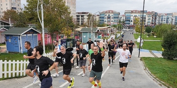 Yüzlerce Kişi Ata’ya Saygı İçin Koştu