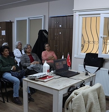 altin-yillar-yasam-merkezinde-birlikte-guzel-yas-almak-semineri.jpg