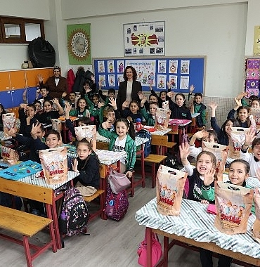 baskan-altay-31-ilcedeki-220-bin-cocuga-sivlilik-mutlulugu-yasatti.jpg