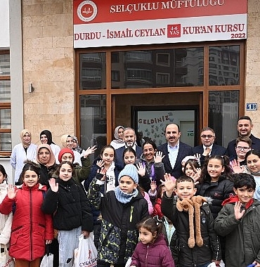 baskan-altay-cocuklarin-sivlilik-coskusuna-eslik-etti.jpg