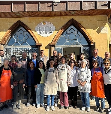 baskan-topaloglundan-seramik-sanatcilarina-ziyaret.jpg