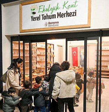 bornovada-minik-eller-topraga-dokunus.jpg