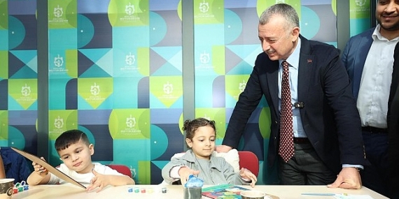 Büyükakın: Kütüphanelerde gençlerimizi geleceğe hazırlıyoruz