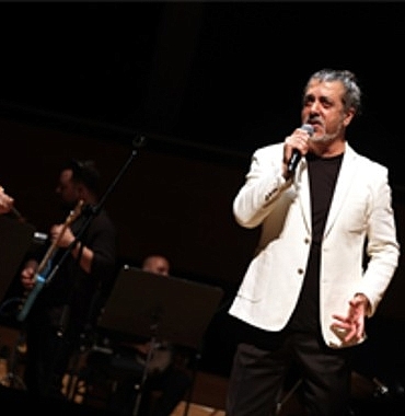 cem-karaca-unutulmaz-sarkilari-ve-anilariyla-hatirlandi.jpg