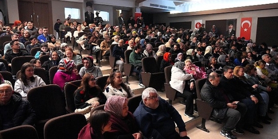 “Deliler Koğuşu” Keçiören’de İzleyicinin Yüreğine Dokundu