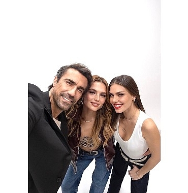 disneytan-cok-konusulacak-ayna-dizisi-geliyor.jpg