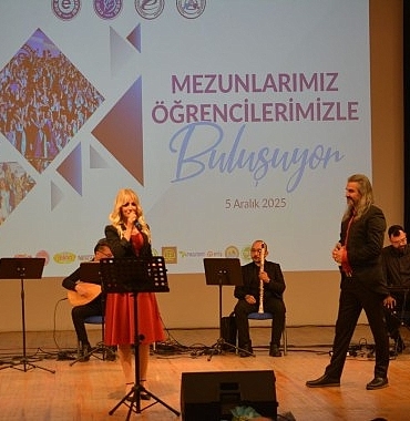 ege-universitesi-mezunlari-ogrencilerle-bulustu.jpg