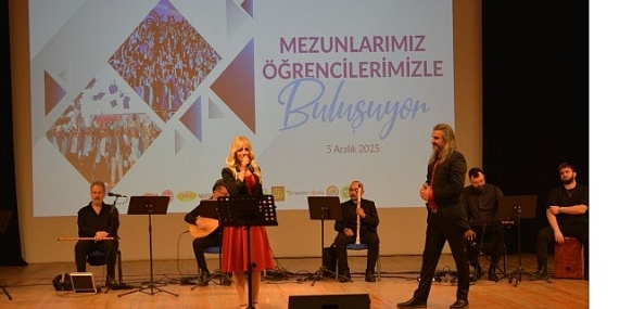 Ege Üniversitesi mezunları öğrencilerle buluştu