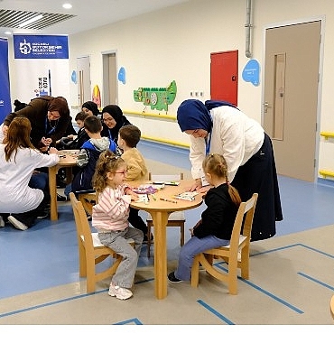 engelsiz-etkinlikte-gonullerince-eglendiler.jpg