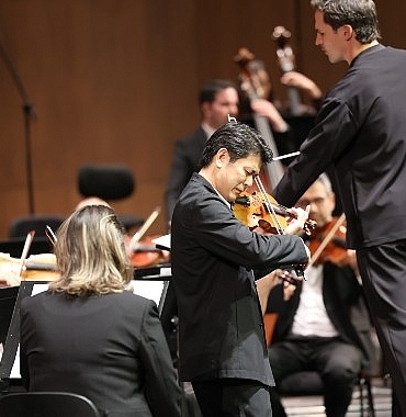 idso-denizbank-konserlerinde-ismet-inonuye-muzikal-selam.jpg