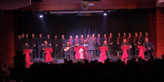 İnegöl Belediyesi THM Gençlik Korosu’ndan Kulakların Pasını Silen Konser
