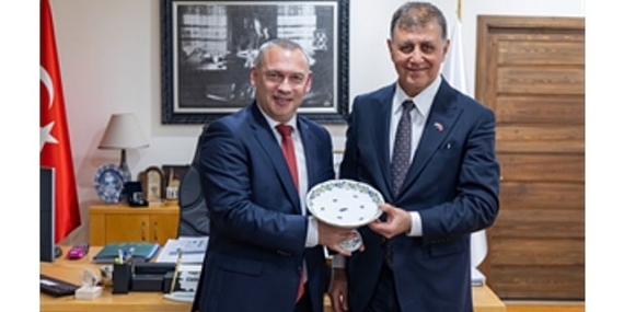 İzmir-Macaristan hattında “kardeş kent” ilişkisinin temelleri atıldı