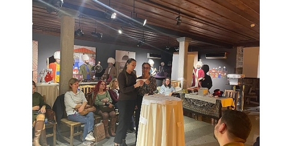 “İzmir Öğretmen Akademileri” Kapsamında ‘‘Edebiyat Akademisi’’ Etkinliklerine Devam Ediyor