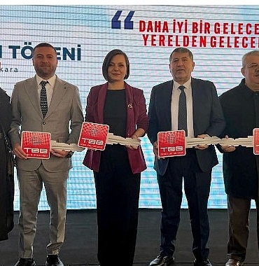 karabaglar-belediyesine-yeni-is-makinesi-destegi.jpg