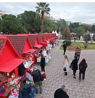 karsiyaka-yeni-yil-festivali-coskuyla-devam-ediyor.jpg