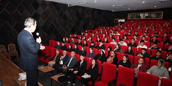 Kemer’de “Atatürk ve Cumhuriyet” konulu seminer