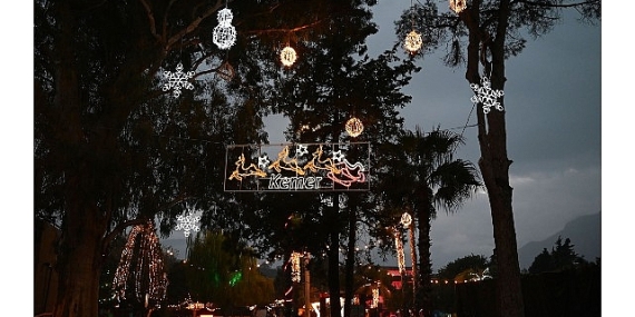Kemer’de yılbaşı hazırlıkları tamamlandı