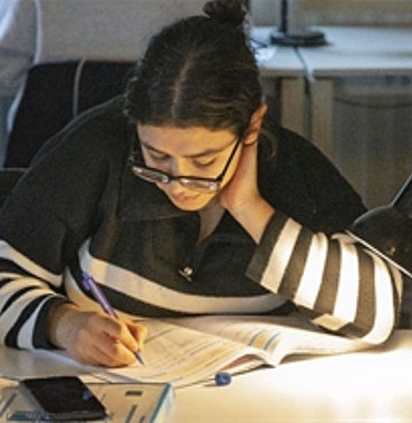 kitap-kurtlari-izmirin-kutuphanelerini-cok-sevdi.jpg