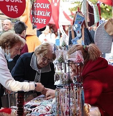 konakta-yeni-yil-el-emegi-kermesi-basladi.jpg