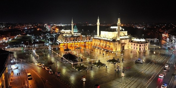 Konya Büyükşehir’in Şeb-i Arus Haftasına Özel Aydınlatmaları Şehri Renklendirdi