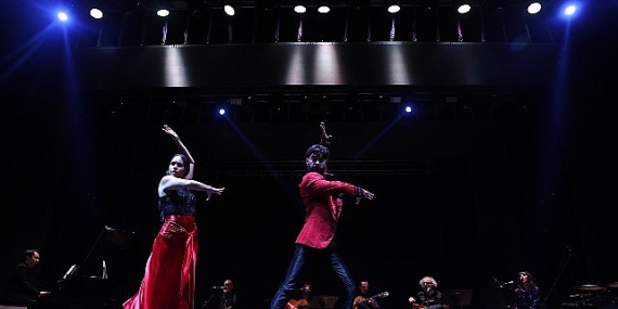 Mavi Siyah’tan ritim ve zerafetin buluştuğu unutulmaz gece