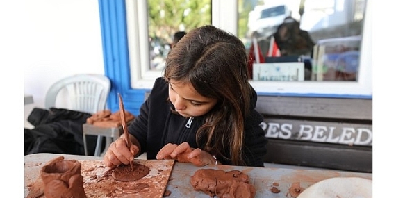 Menderes’te Coşkulu Yılbaşı Pazarı