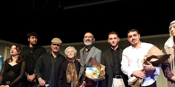 Özgür Aksoy Tiyatro Günleri’ne Görkemli Final