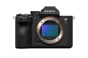 sony-yeni-nesil-alpha-7-v-full-frame-fotograf-makinesi-ve-fe-28-70mm-f3-5-5-6-oss-ii-standart-zoom-lensini-tanitti.jpg
