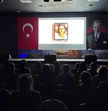 vali-hanim-belgeseli-milasta-izleyicisiyle-bulustu.jpg