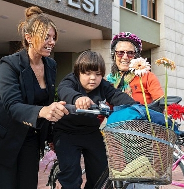 yenisehir-belediyesinden-ozel-bireyler-ve-ailelerine-moral-veren-etkinlik.jpg