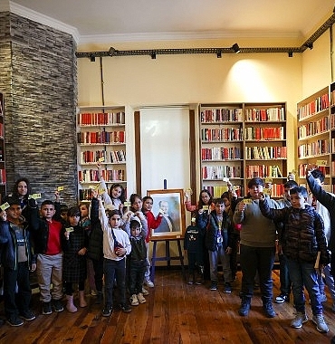 bucali-cocuklar-cumhuriyet-kutuphanesini-kesfetti.jpg