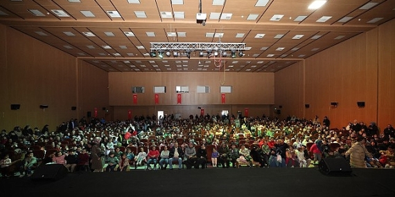 Çocuklar Tiyatro Etkinliğine Büyük İlgi Gösterdi