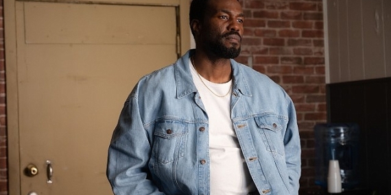 Gerçek Bir Süper Kahraman, Güçlerini Saklamak Zorunda Olduğu Bir Süper Kahraman Filminin Başrolünde!