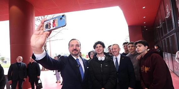 Kürşad Zorlu’dan Alev Alatlı Kütüphanesi’ne övgü