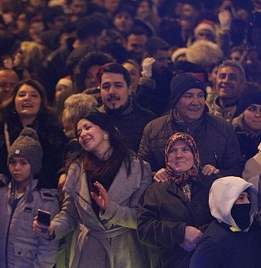 mudanyada-son-gece-coskusu.jpg