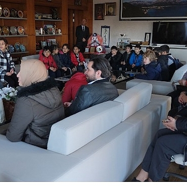 ogrencilerden-ozdemir-ve-kultur-evine-ziyaret.jpg