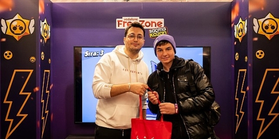 Oyunseverler Vodafone Mağazasında 5G Farkıyla Brawl Stars Oynadı
