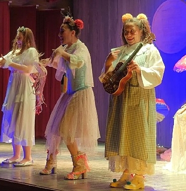 tiyatro-festivaline-3-muhtesem-oyunla-muhtesem-final.jpg