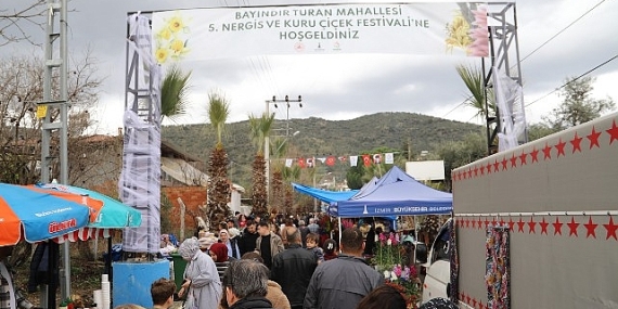 Bayındır’da Nergis ve Kuru Çiçek Sevgisi Engel Tanımadı: Vatandaşlar Üreticiyi Yalnız Bırakmadı