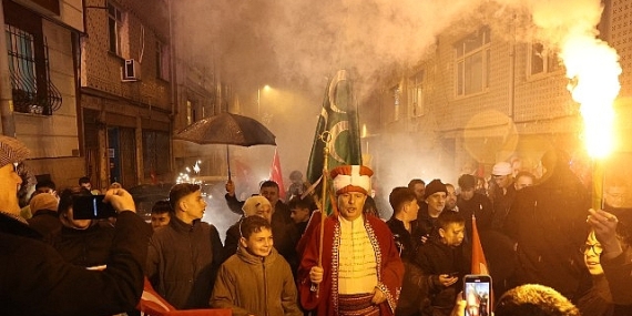 Bayrampaşa’da Ramazan fener alayı ve mehterle karşılandı