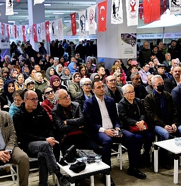 bornovada-tohum-takas-senligi-ile-topragin-hafizasi-canlandi.jpg