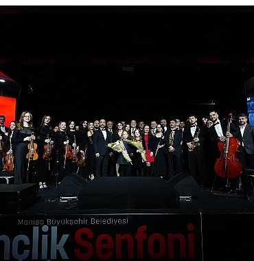 buyuksehirin-genclik-senfoni-orkestrasi-ilk-konserinde-devlesti.jpg