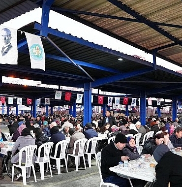 buyuksehirin-iftar-sofrasi-gordeste-kuruldu.jpg
