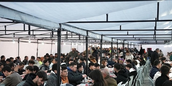 Çeşme’de Ramazan birlikte yaşanıyor: İlk 3 gün yoğun ilgi gördü