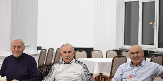 Eski Başkanlar İftar Sofrasında Bir Araya Geldi