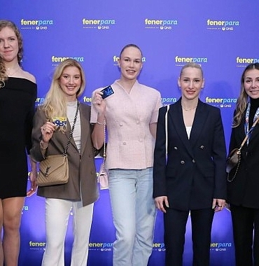 fenerbahce-ve-qnbden-sari-lacivert-bankacilik.jpg