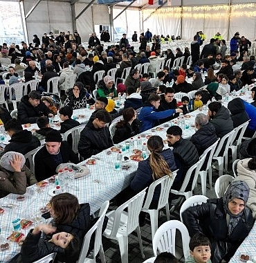 gebzede-bir-sofra-bin-bereket.jpg