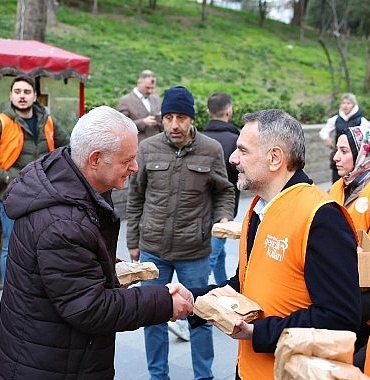 ibrahim-akin-kardeslik-ramazani-ile-gonullere-dokunuyor.jpg