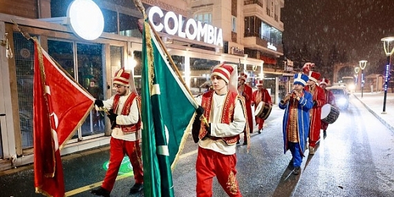 Mehteran Takımı Marşlar Çalarak Osmanlı Geleneğini Sürdürüyor