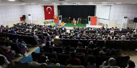 ‘Meraklı Civciv’ Kartepe’de Sahne Aldı